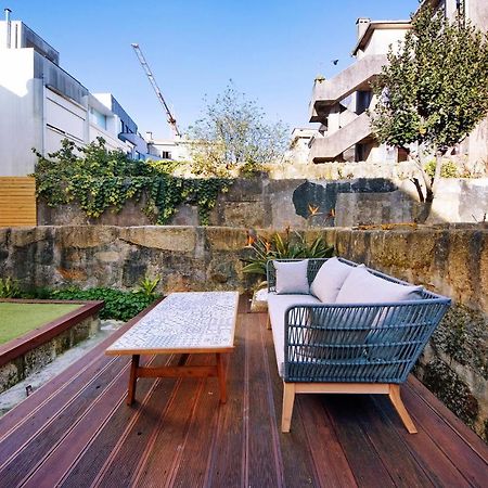 Crooked Floor House - 1St Floor Apartment Porto Bagian luar foto