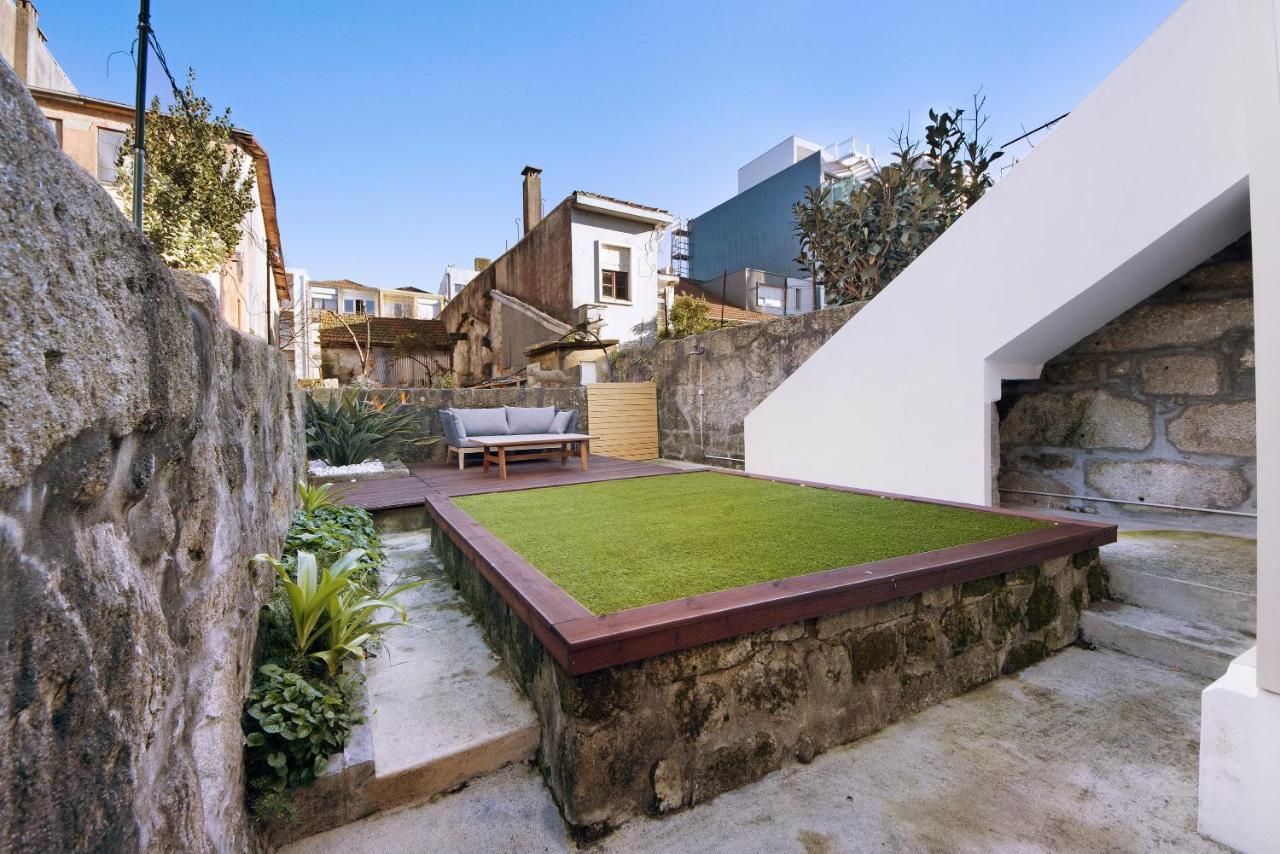 Crooked Floor House - 1St Floor Apartment Porto Bagian luar foto