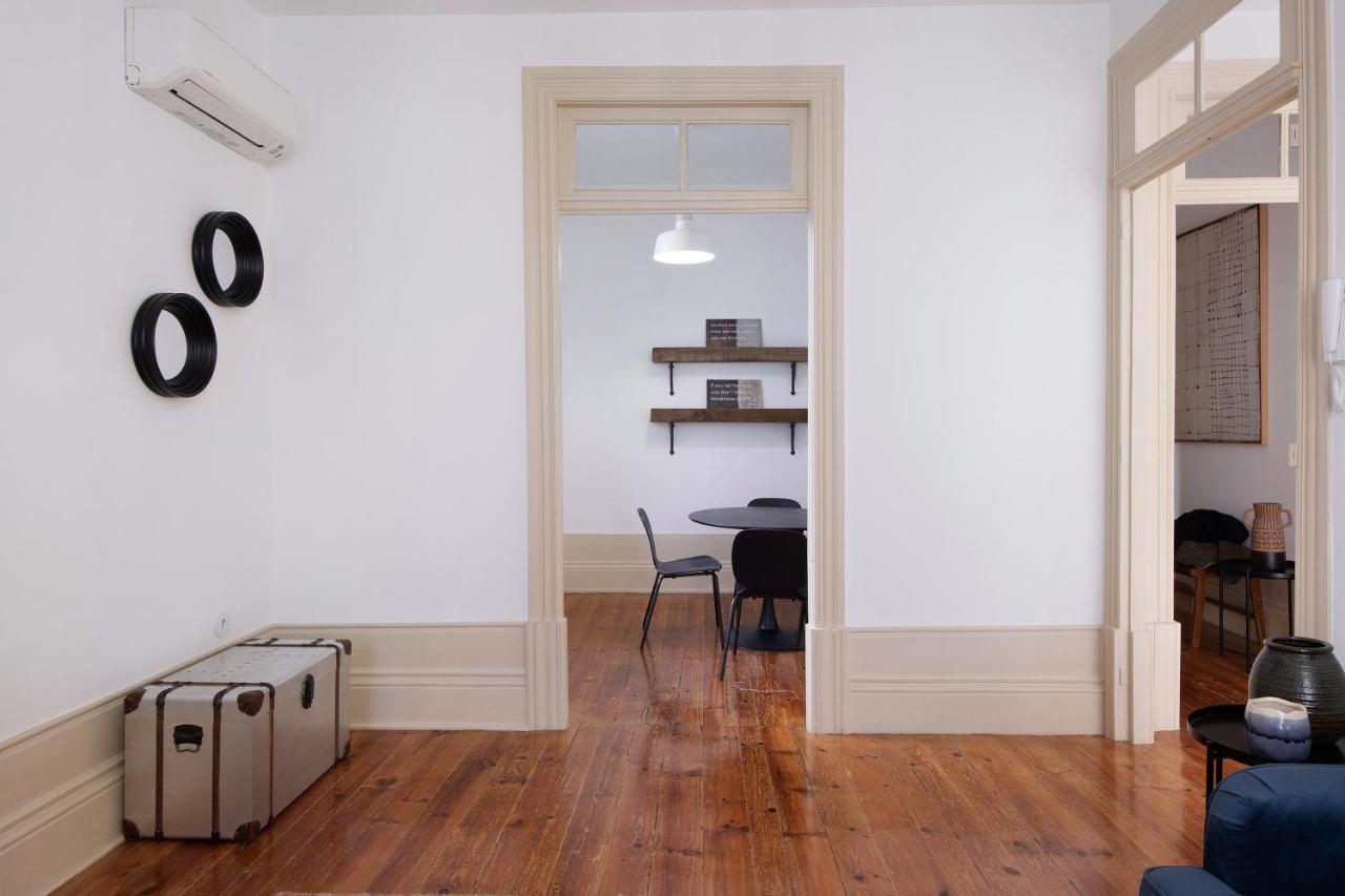 Crooked Floor House - 1St Floor Apartment Porto Bagian luar foto