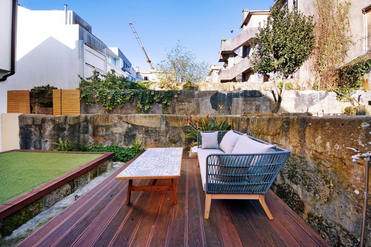 Crooked Floor House - 1St Floor Apartment Porto Bagian luar foto