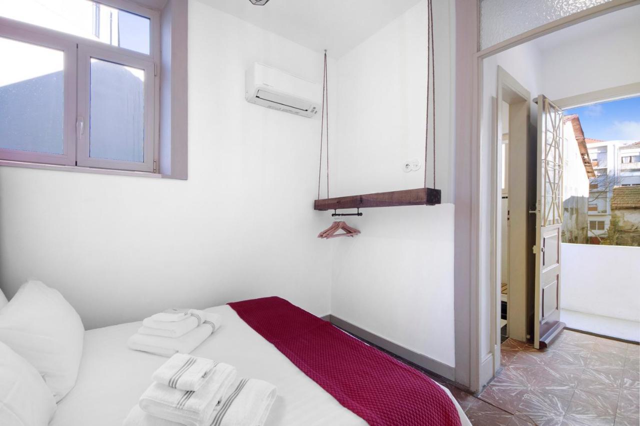 Crooked Floor House - 1St Floor Apartment Porto Bagian luar foto